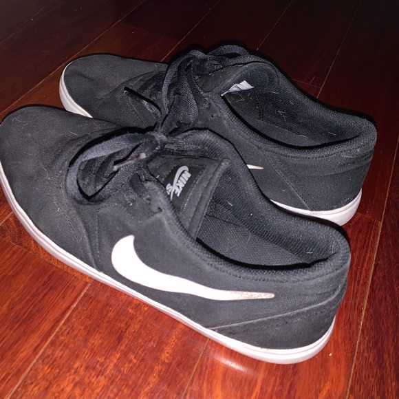 Nike Men's Sneakers - Picture 5 of 8